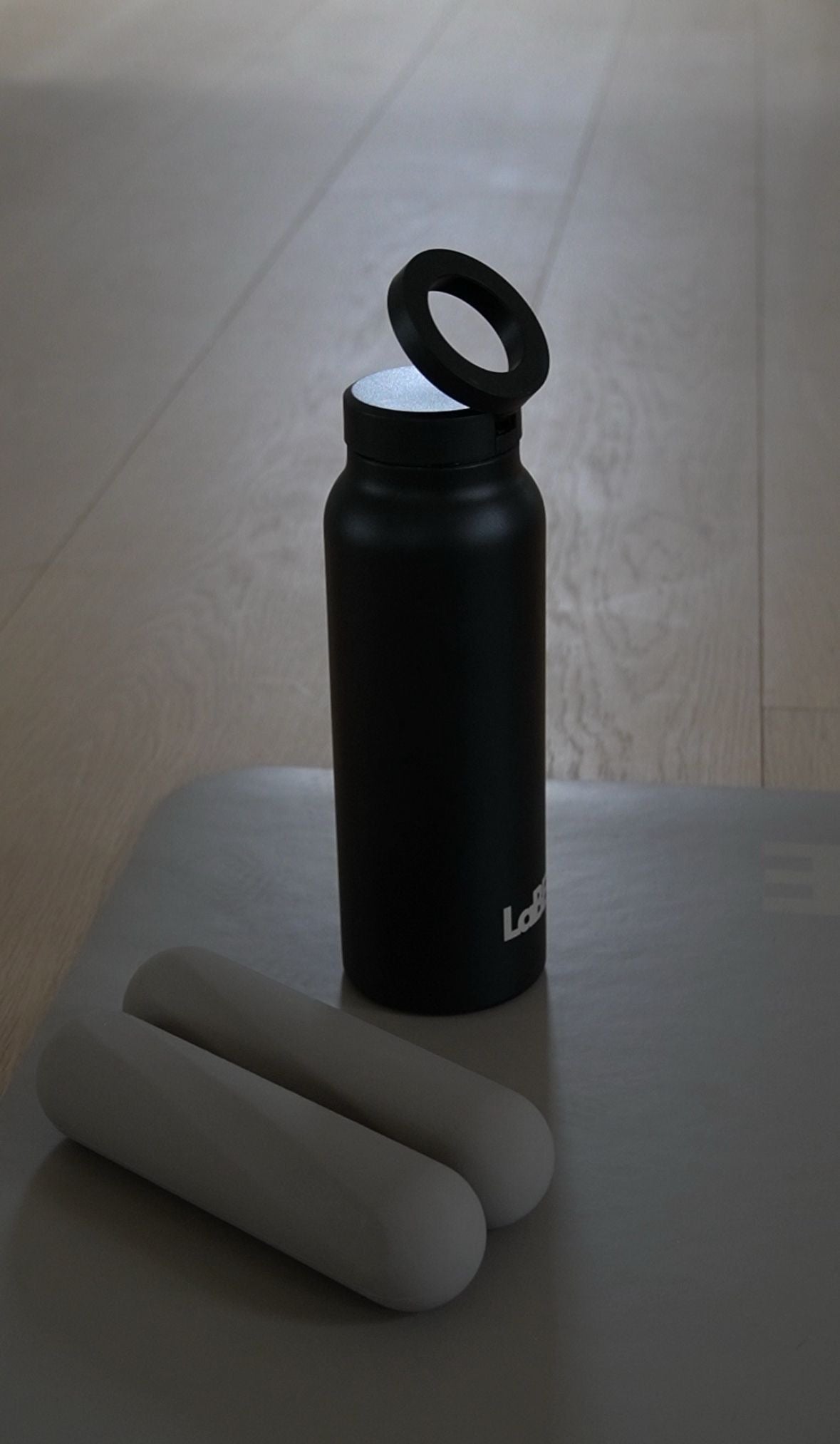 Trinkflasche mit Magnet 710ml schwarz